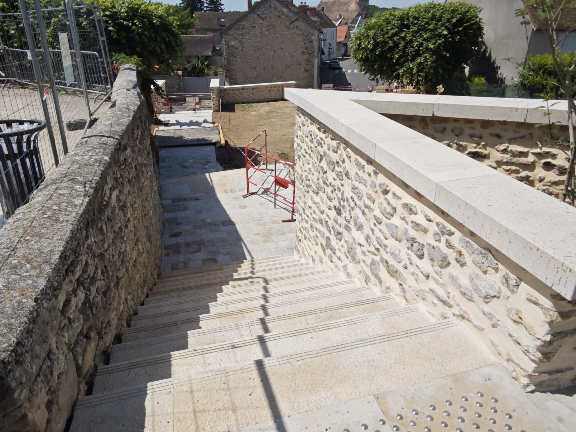 Réaménagement des terrasses de la Source